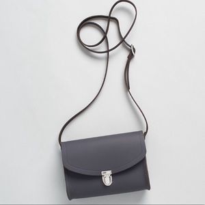 Push Lock in Leather - Storm Matte.